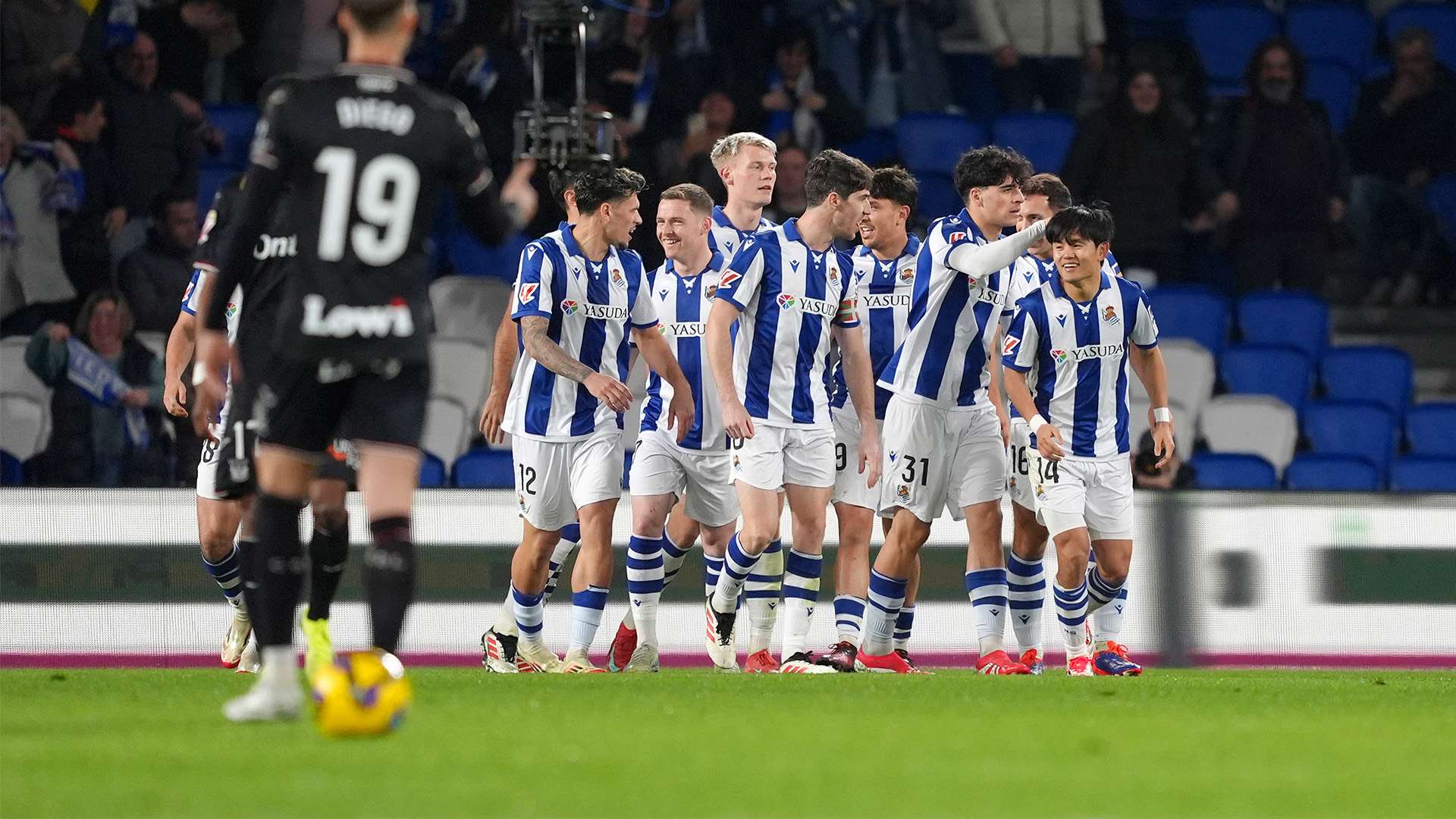 也展现了他 也展现了他